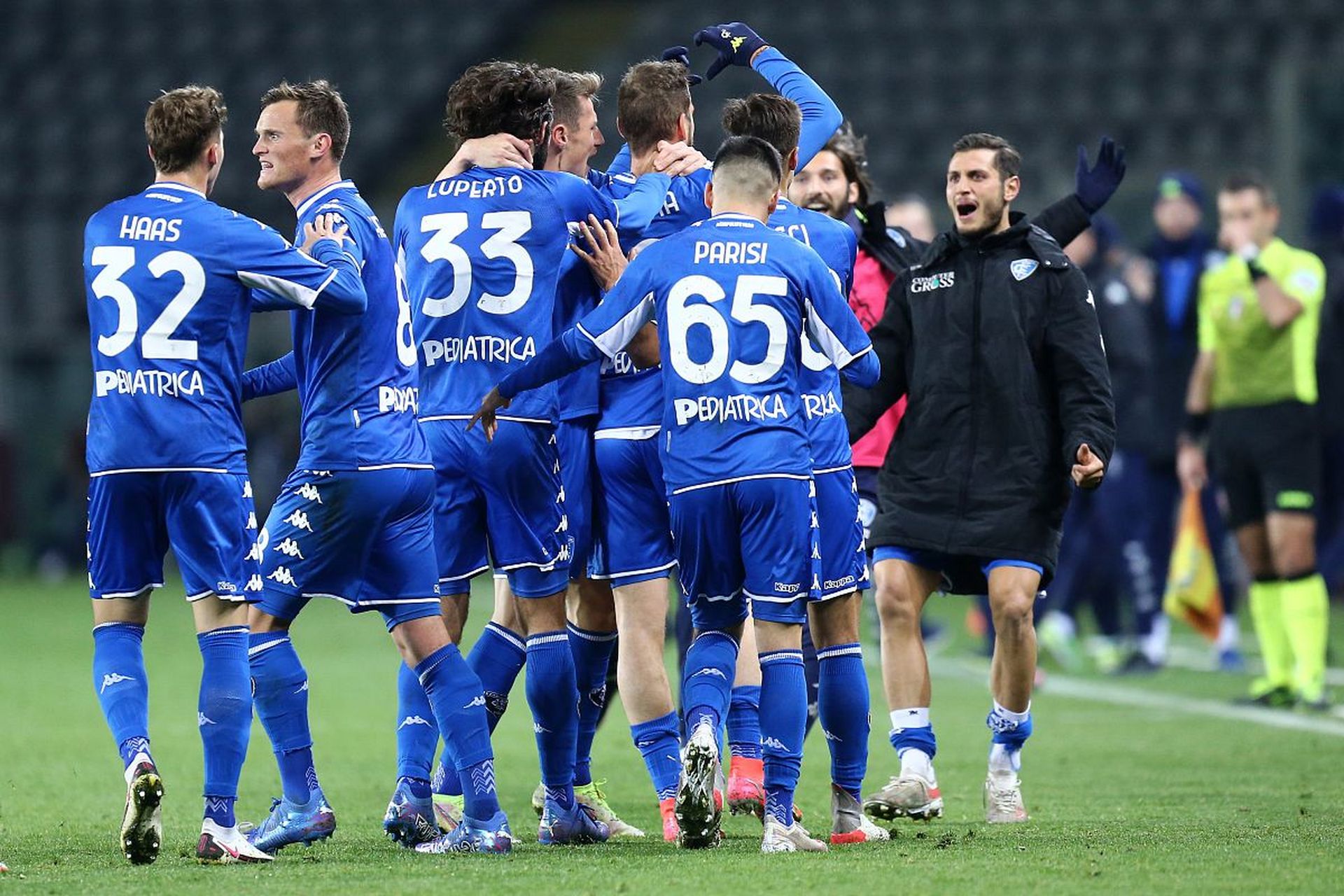 供了展示自 供了展示自