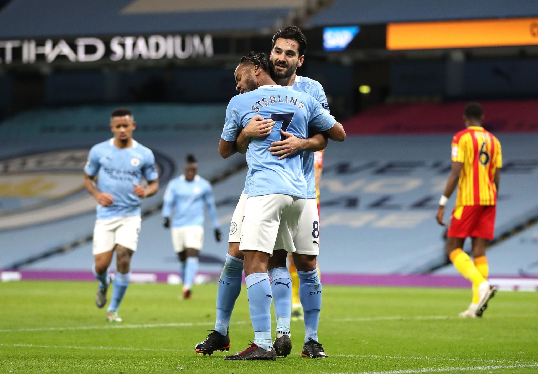 成功卫冕 成功卫冕